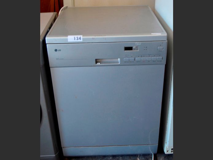 LG 3-IN-1 METALLIC FINISH DISHWASHER [Switches on, untested further]