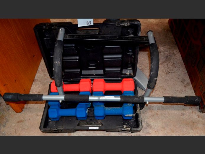 SET DUMBBELLS IN CASE