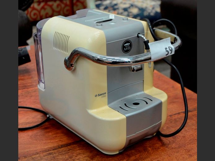SAECO COFFEE MACHINE [Switches on, untested further]