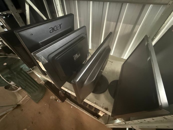 Lot of 5 Monitors 