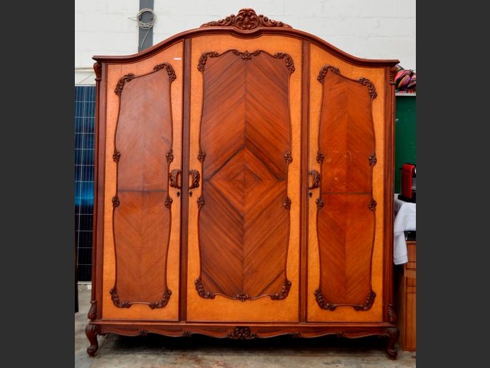 FRENCH STYLE MAHOGANY & WALNUT 3-DOOR WARDROBE, 205 x 70 x 234cm
