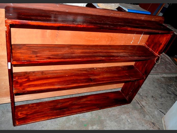 STAINED PINE 3-TIER BOOKSHELF, 122 x 21 x 91cm