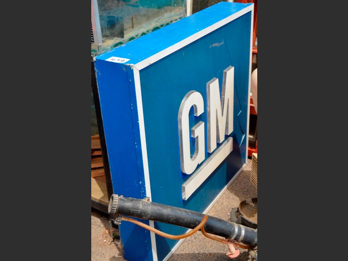 GM LIGHT BOX SIGN, 88 x 16 x 88cm [Untested]