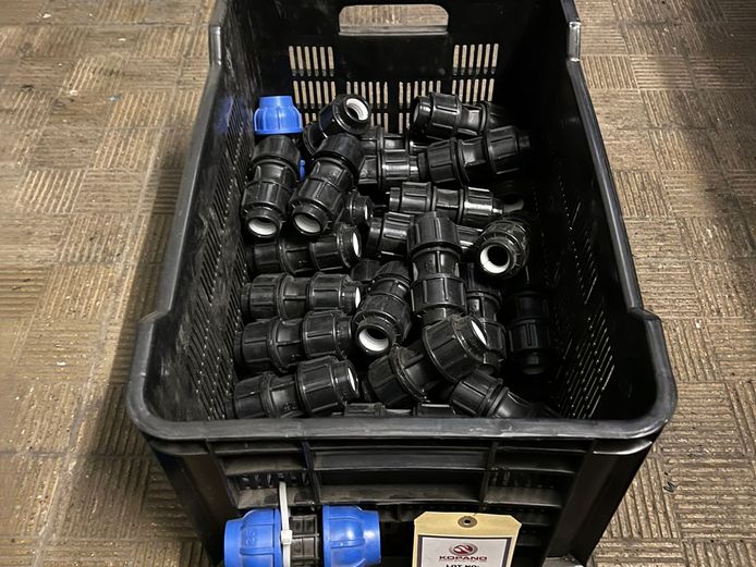 Lot pipe fittings