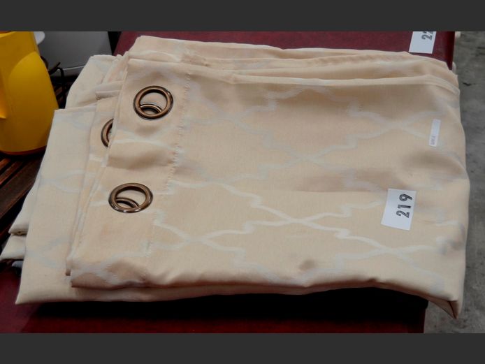 LOT: BEIGE & GREY EYELET CURTAINS