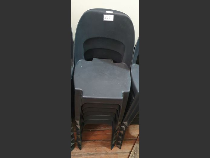 SET OF 6 BLACK PLASTIC PATIO CHAIRS