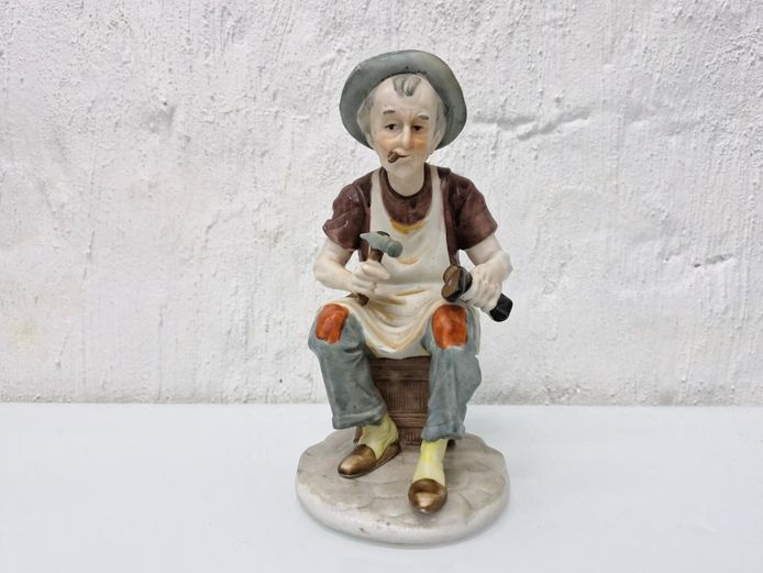Vintage Homco Porcelain Large Cobbler Shoemaker Old Man Figurine