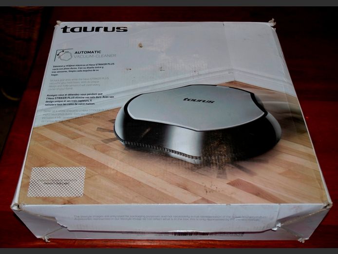 TAURUS HEXA STRIKER PLUS ROBOT VAC [Switches on]