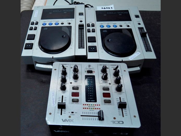 LOT OF 2 MIXERS: BEHRINGER VMX & PIONEER CDJ1005 [Untested]