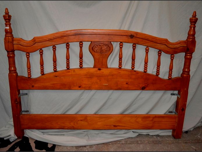 PINE QUEEN SIZE HEADBOARD
