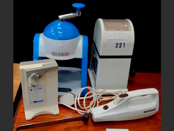 ICE SHAVER, ICE CRUSHER, SAFEWAY ELECTRIC CARVING KNIFE, etc [Switch on, untested further]