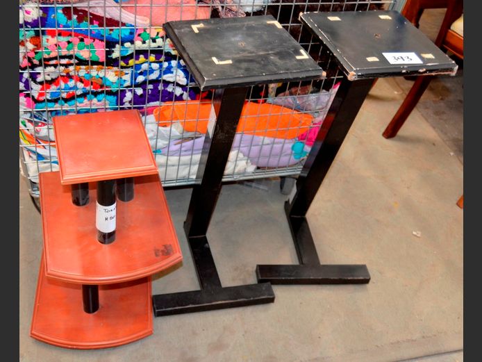 LOT: 4 x SPEAKER STANDS