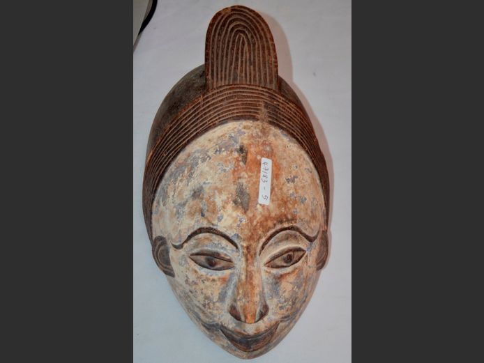 CARVED AFRICAN MASK, 22 x 15 x 37cm
