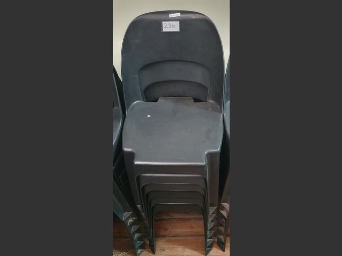 SET OF 6 BLACK PLASTIC PATIO CHAIRS