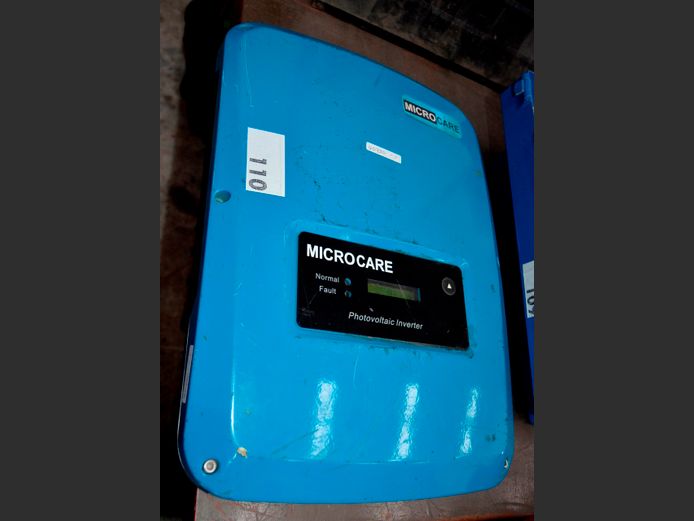MICROCARE PHOTOVOLTAIC 3000 GRID INVERTER [Untested]