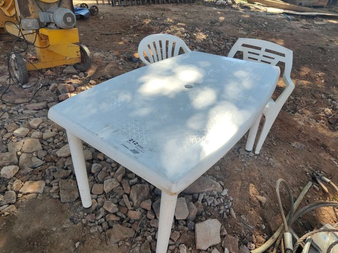 PLASTIC TABLE WITH 2 CHAIRS