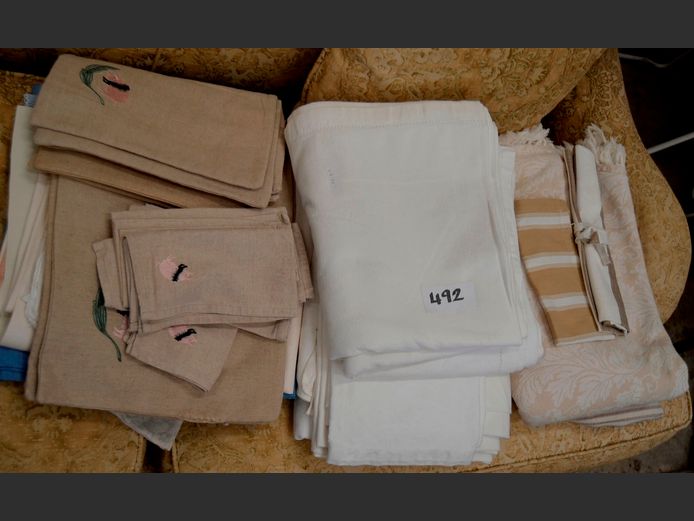 TABLECLOTHS, NAPKINS, PLACEMATS, etc