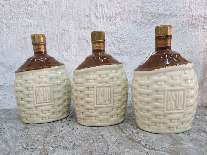 Vintage Chinese Meiquan Mao-Tai Ceramic Decanters – Basket Weave Design
