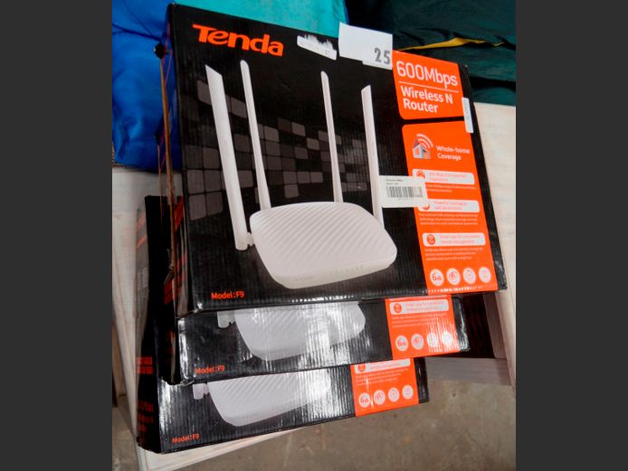 LOT: 3 x TENDA WI-FI ROUTERS [Untested]