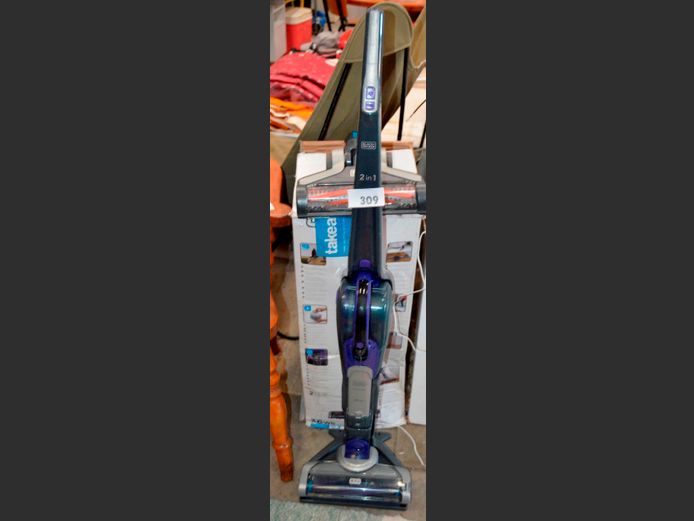 BLACK & DECKER 2-IN-1 CORDLESS STICK VACUUM CLEANER [Switches on]