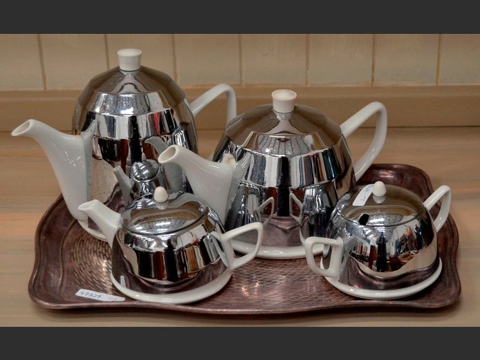 HEAT-RITE TEA & COFFEE SET ON SILVER PLATED TRAY, 40.5 x 30cm