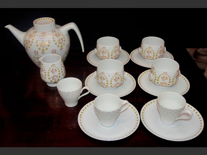 BAVARIA TEAPOT WITH MATCHING CUPS & SAUCERS & MILK JUG
