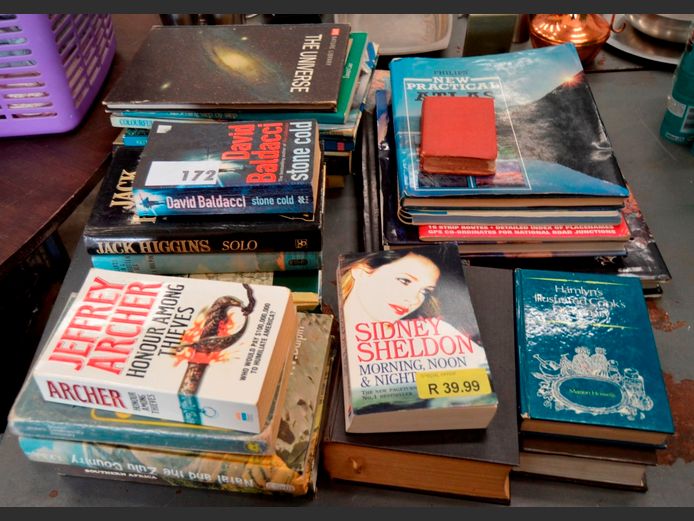 ASSORTED PAPERBACK NOVELS: SIDNEY SHELDON, JEFFREY ARCHER, etc