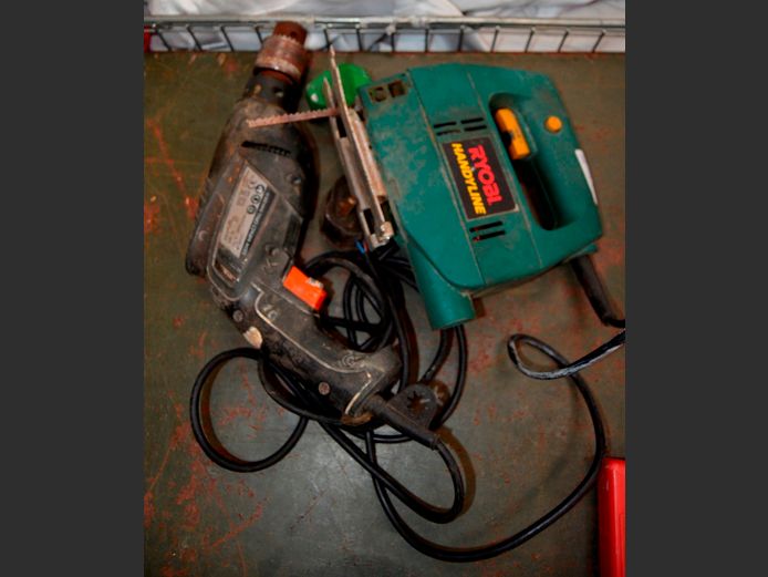 RYOBI HANDYLINE JIGSAW & A STRAMM 550W IMPACT DRILL [Switch on]