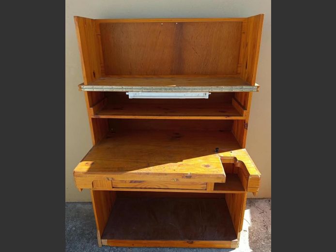 PINE GUN LOADING/WORK TABLE, 103 x 62 x 115cm