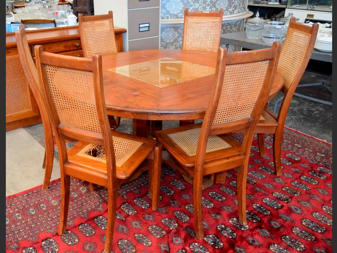 PINE & RATTAN CIRCULAR DINING TABLE WITH 6 MATCHING CHAIRS, 149cm Diameter x 73cm High [Rattan to seats needs attention]