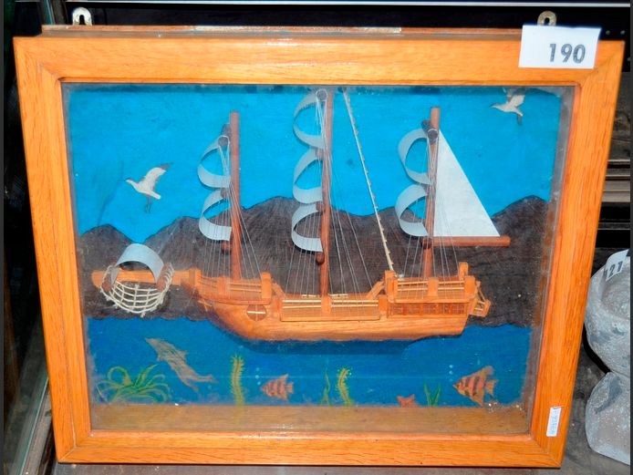 MODEL SHIP IN OAK DISPLAY CASE, 57 x 10 x 46cm