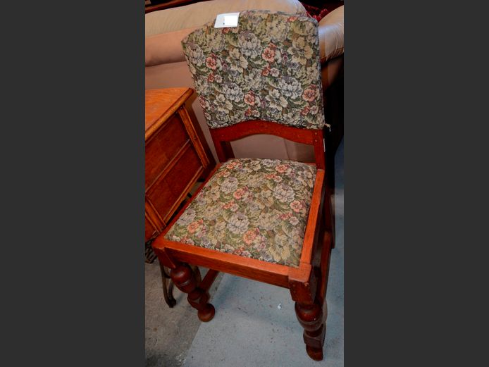 OAK & FLORAL UPHOLSTERED SIDE CHAIR