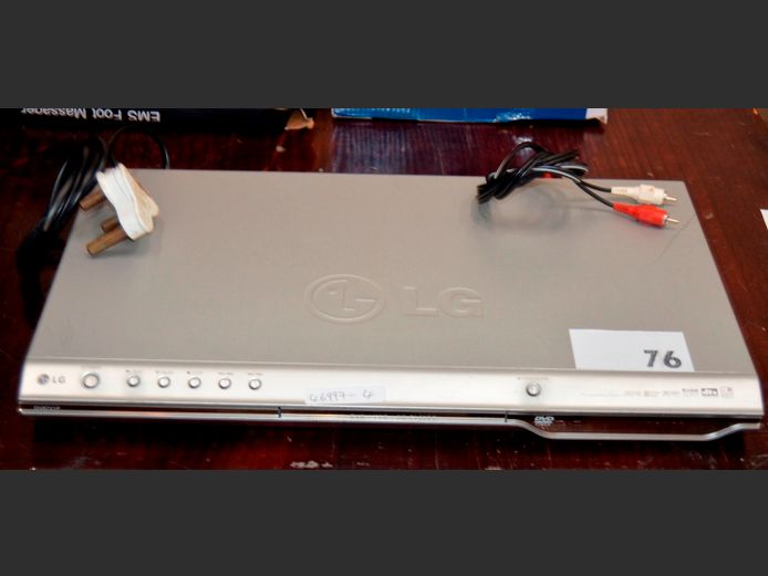 LG DVD PLAYER [Switches on]