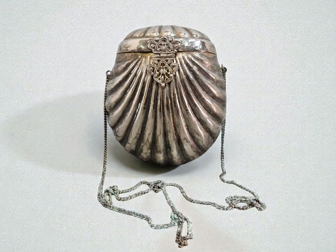 Antique Victorian Silver-Plated Scallop Shell Minaudière Evening Bag