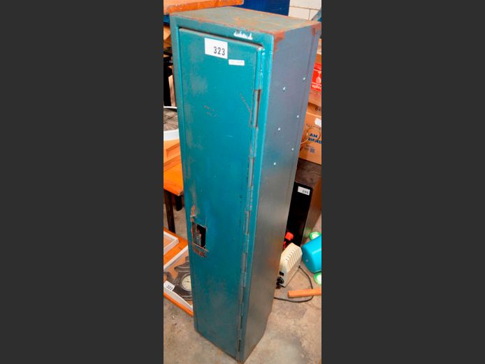 BLUE METAL RIFLE SAFE, 32 x 25 x 152cm [Door cut, no key]