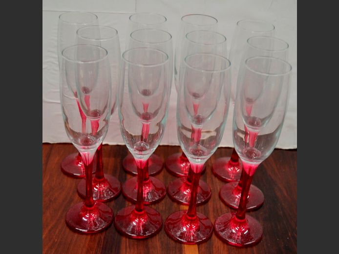 SET OF 12 CHAMPAGNE FLUTES WITH RED STEMS