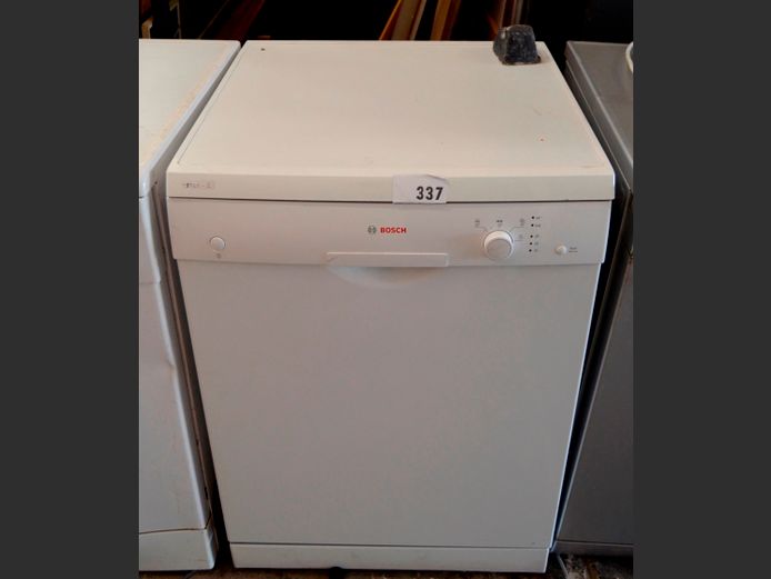 BOSCH DISHWASHER [Switches on, untested further]