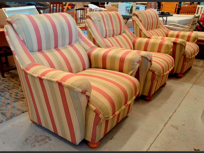 SET OF 3 STRIPED UPHOLSTERED ARMCHAIRS [Needs a clean, Foot needed to 1]
