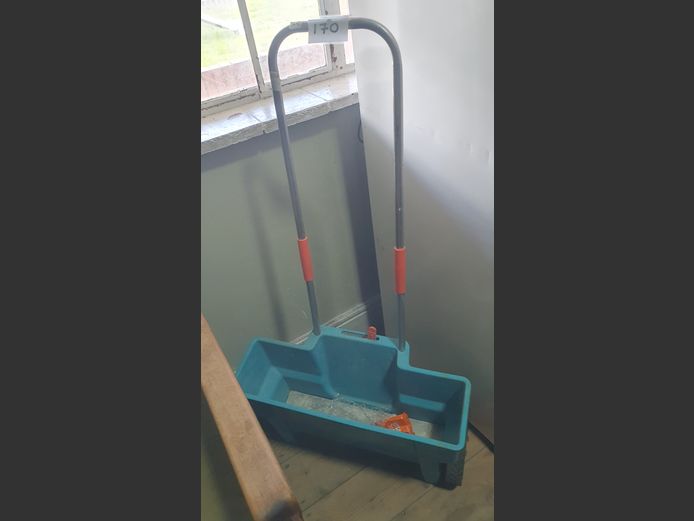 GARDENA FERTALIZER SPREADER