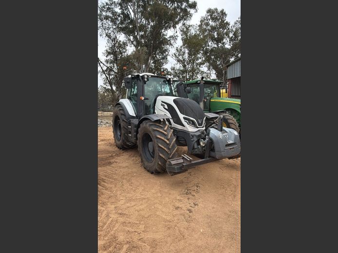 Valtra T235 Verso (2023) Reg; HZX 492 FS