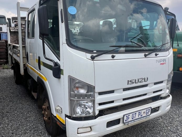 2019 ISUZU NPR 400 Crew Cab