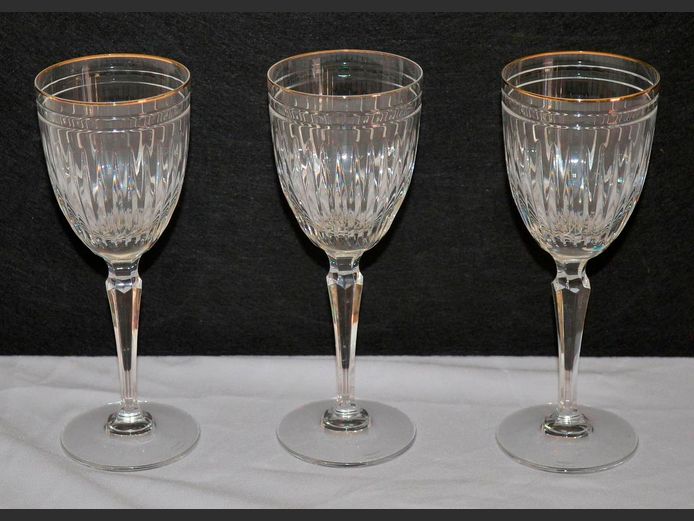 SET OF 3 CRYSTAL WINE GLASSES WITH GILDED RIMS