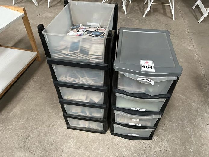 9 Plastic drawers