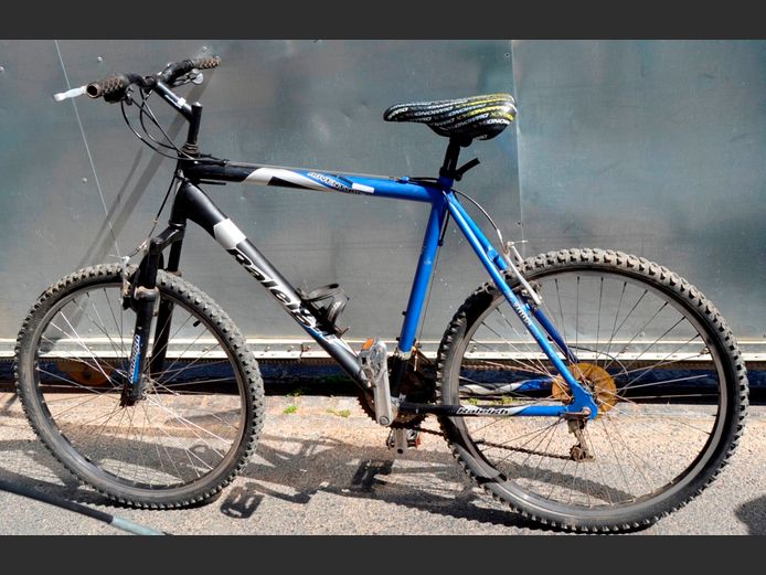 RALEIGH 26" MOUNTAIN BIKE