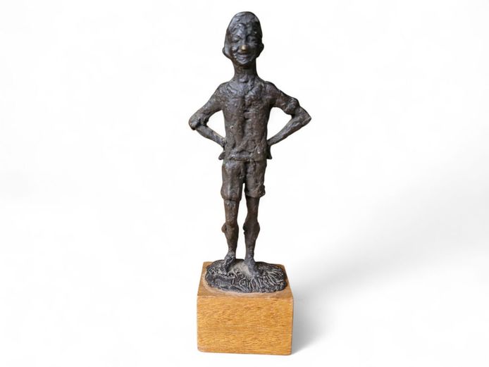 Bronze "Het Lieverdje" (The Little Darling) by Carel Kneulman