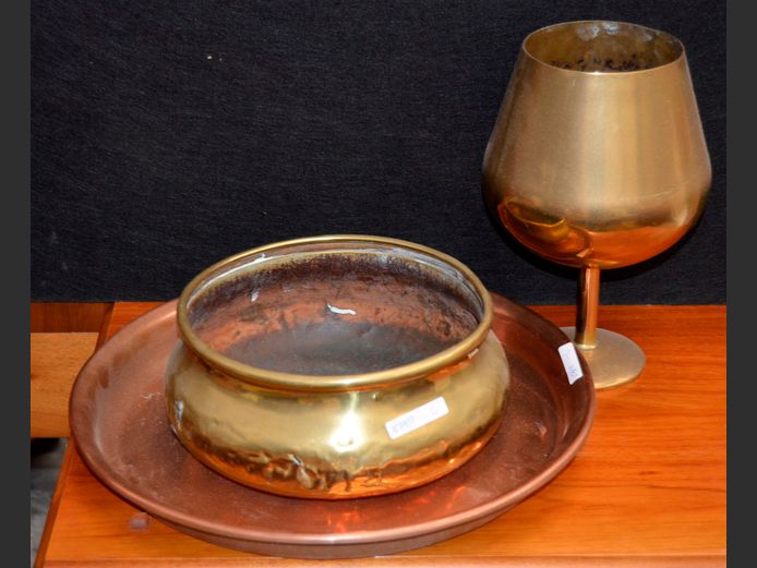BRASS BOWL, COPPER TRAY & A BRASS VASE