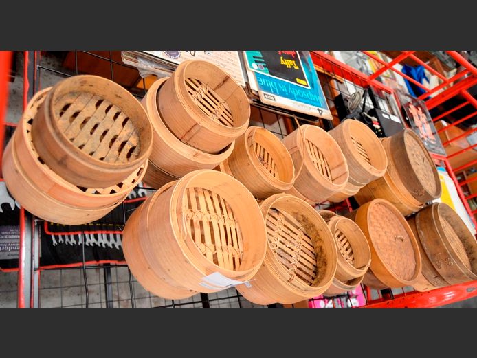 LARGE LOT: BAMBOO STEAMERS [Lids to most needed]