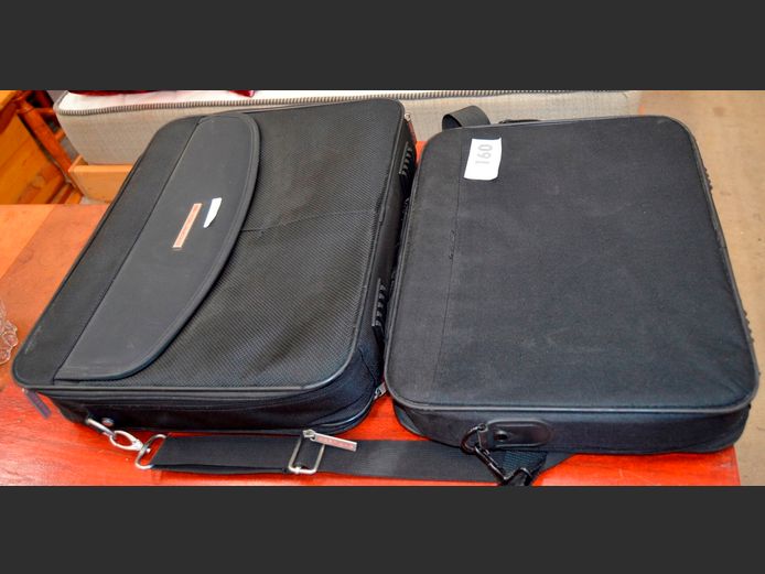 LOT: 2 x LAPTOP BAGS
