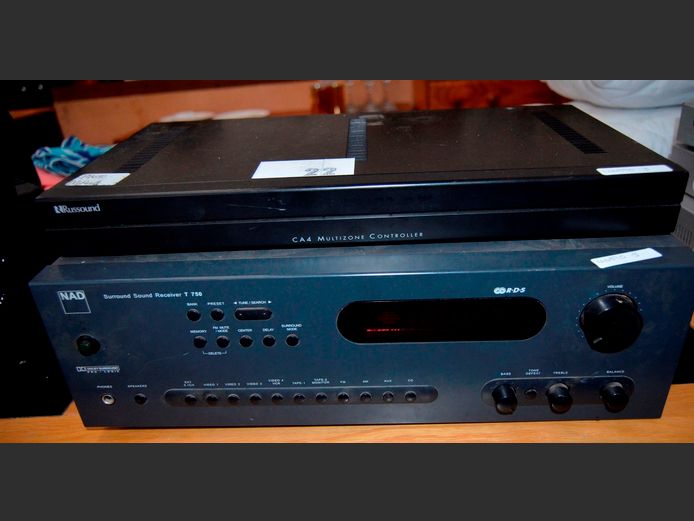 NAD T-750 AMP & A RUSSOUD MULTIZONE CONTROLLER [Switch on, faulty]