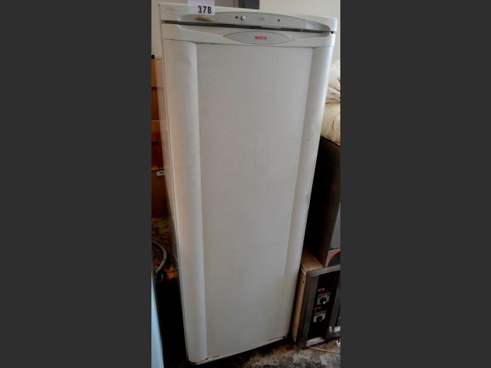 BOSCH 310 LITRE SINGLE DOOR FRIDGE [Getting cold]